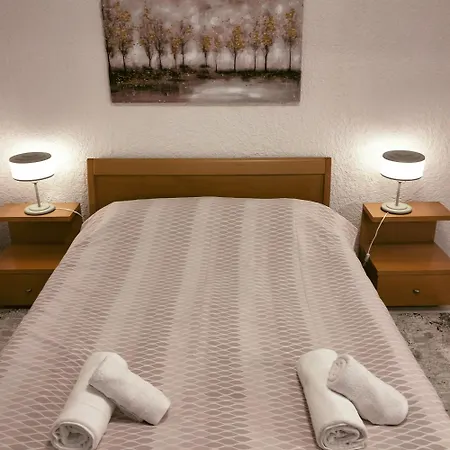 Palioktima - Sleep N Go アパート Néon Rýsion