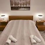 Palioktima - Sleep N Go Apartamento Neon Rysion